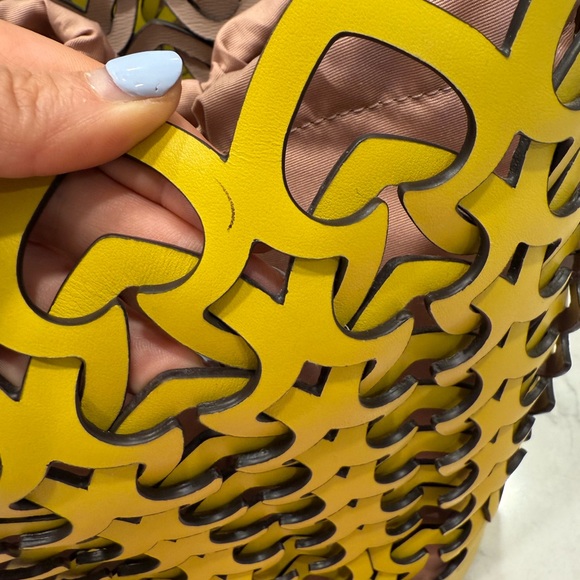 Kate Spade Woven Heart Bucket Bag - Yellow Large - Picture 10 of 11